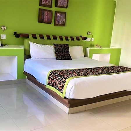 Seven Crown Express & Suites By Kavia Cabo San Lucas Buitenkant foto