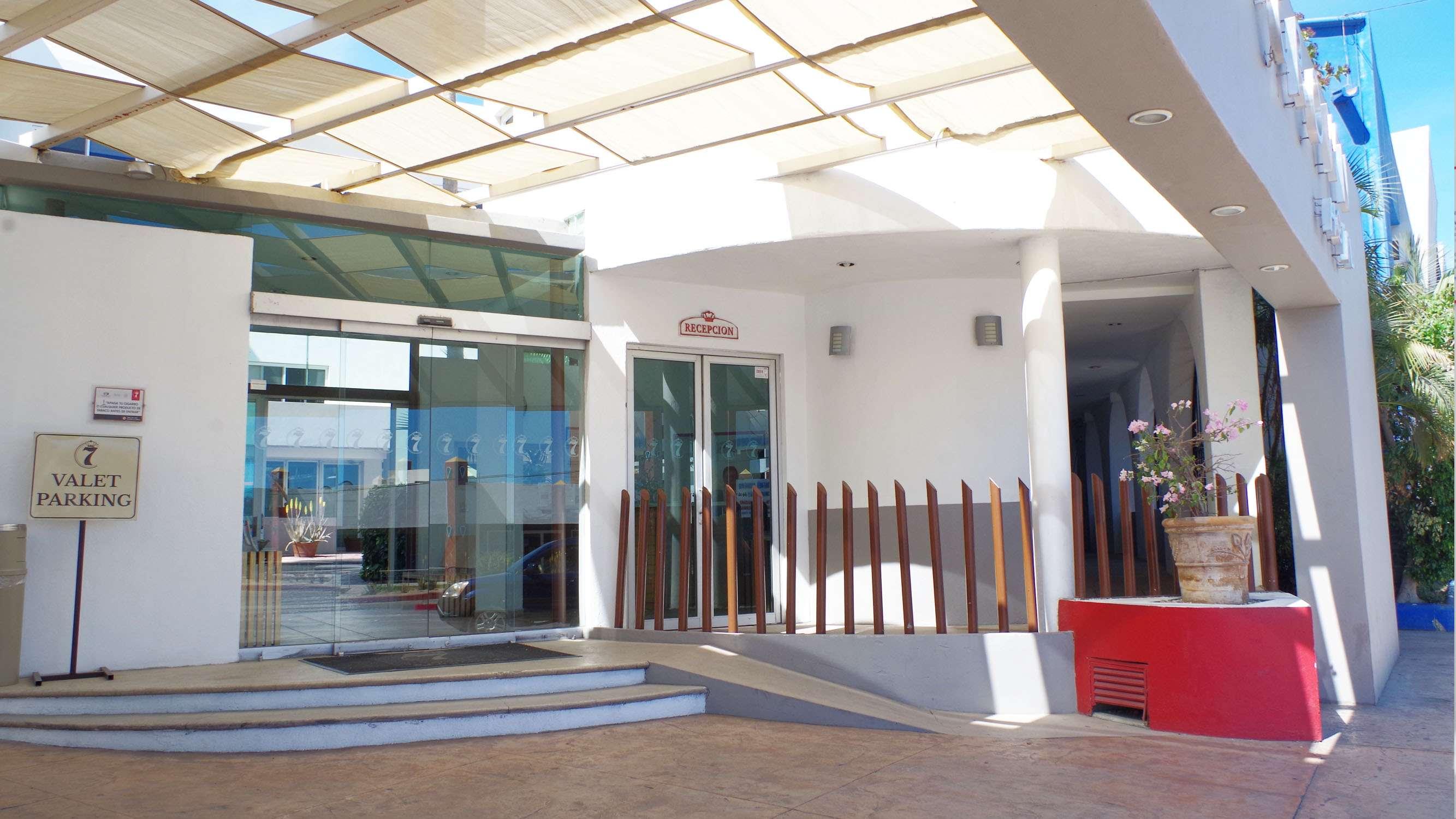 Seven Crown Express & Suites By Kavia Cabo San Lucas Buitenkant foto