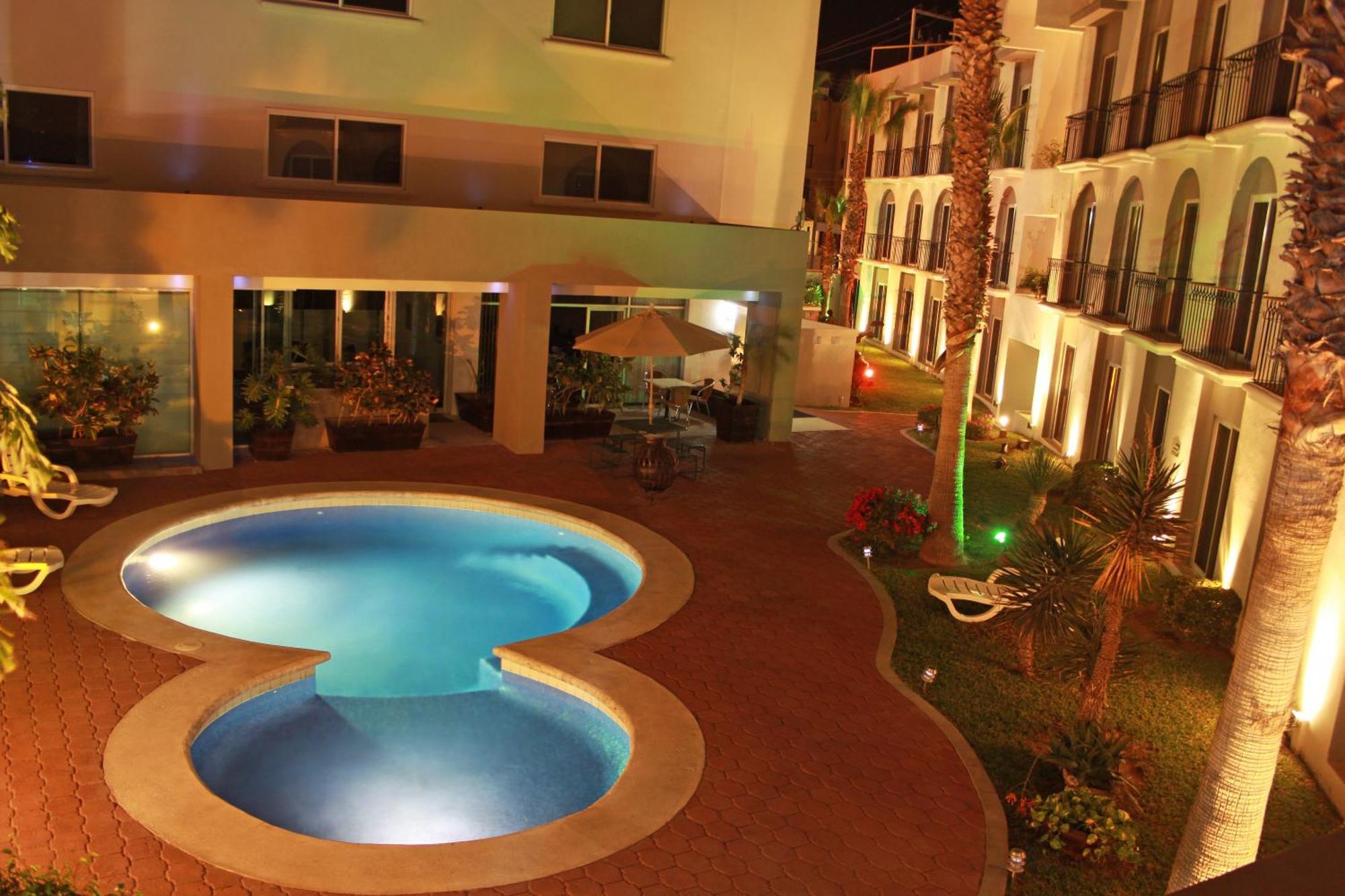 Seven Crown Express & Suites By Kavia Cabo San Lucas Buitenkant foto